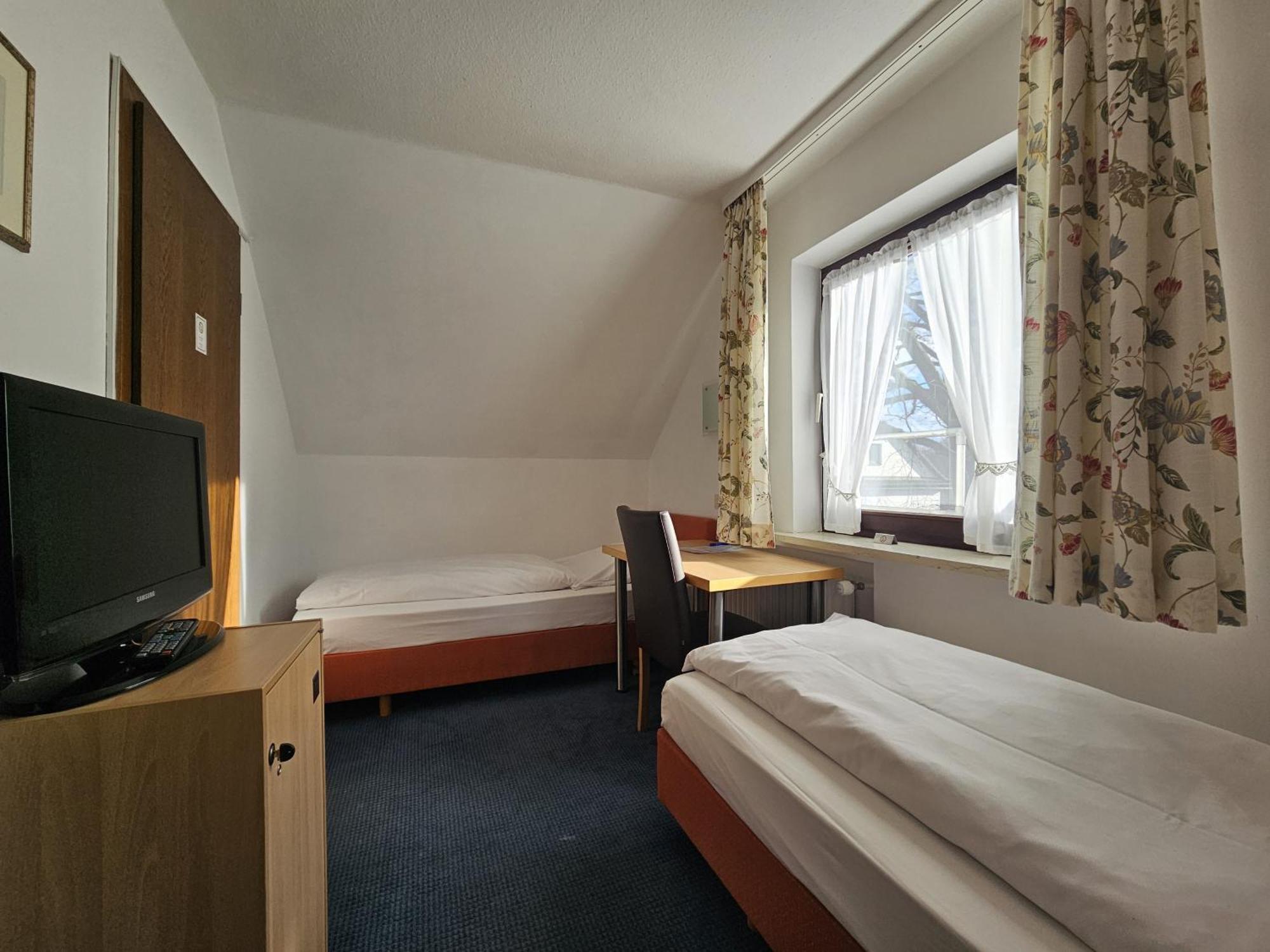 Arrivel Am Bergson - Bisher Hotel Neuner Мюнхен Экстерьер фото